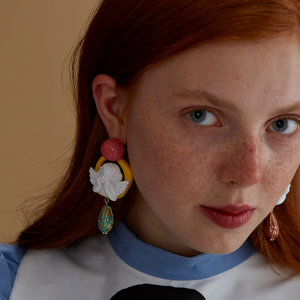 【2pattern】エンジェルモチーフドロップイヤーアクセサリー 《Z00797》