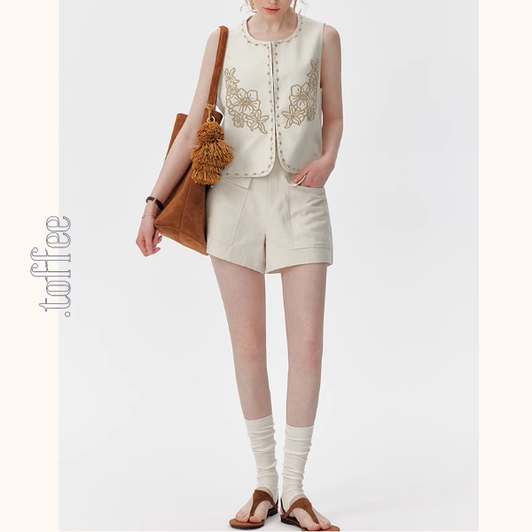 ハイビスカス刺繍ベスト&ショートパンツセットアップ《Z01008》