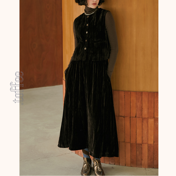 グロッシーダークベスト&ロングスカートセットアップ 《Z00807》