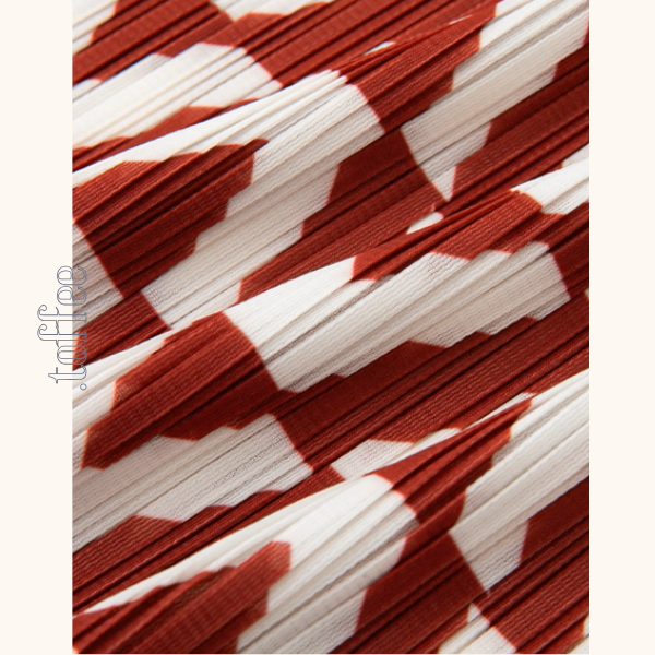 裾切替Vライン柄プリーツスカート《Z01069》