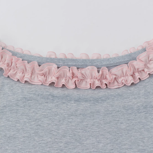 【2color】フリル襟のオフショルダートップ《Z01072》