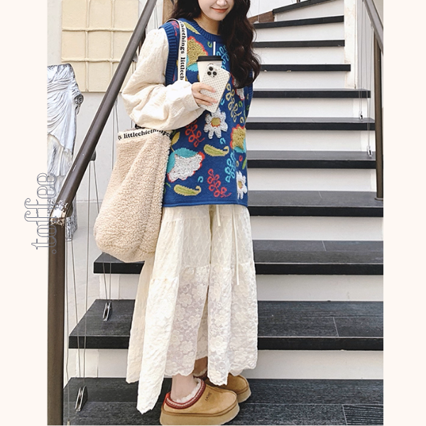 空と花の余白を縫うニットとワンピースのセットアップ《Z01152》