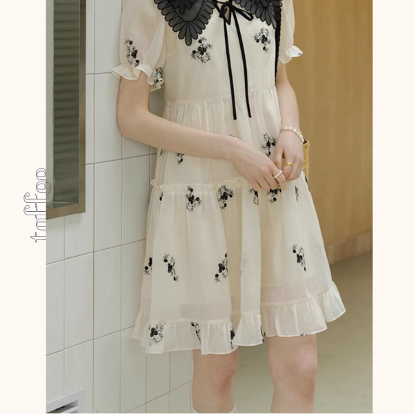 黒襟レトロフラワーの物語ワンピース《Z01088》