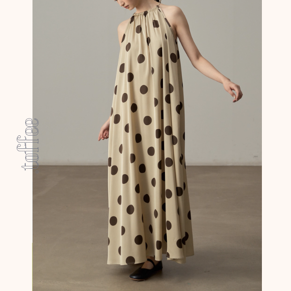 ドットと余白、午後のホルターネックワンピース《Z01119》