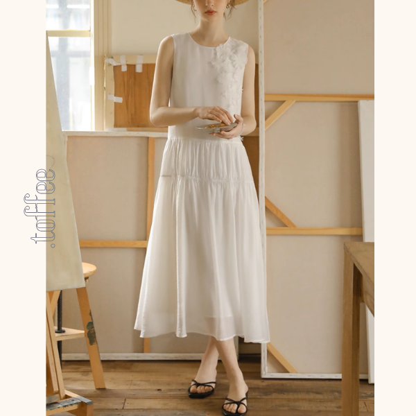 フラワー立体装飾ノースリーブティアードワンピース《Z00887》