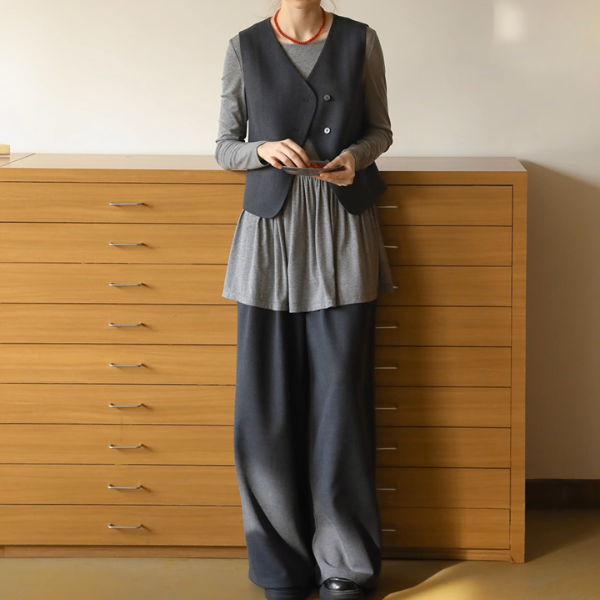 Vネックシングルブレストショートベスト&ハイウエストワイドスーツパンツセットアップ《Z00889》