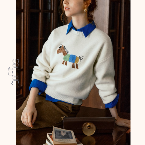 《色彩のたてがみを風に揺らして》ポニー刺繍セーター《Z01147》