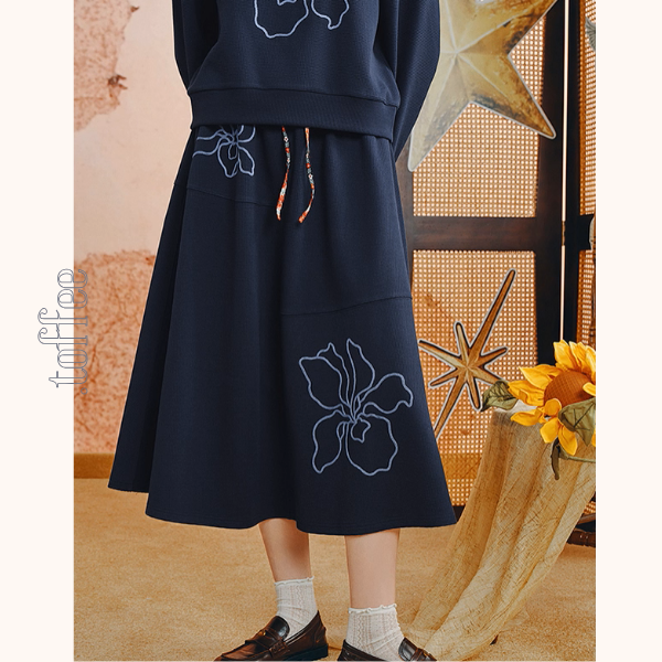 かぎ針襟と花刺繍のネイビーセット《Z01135》