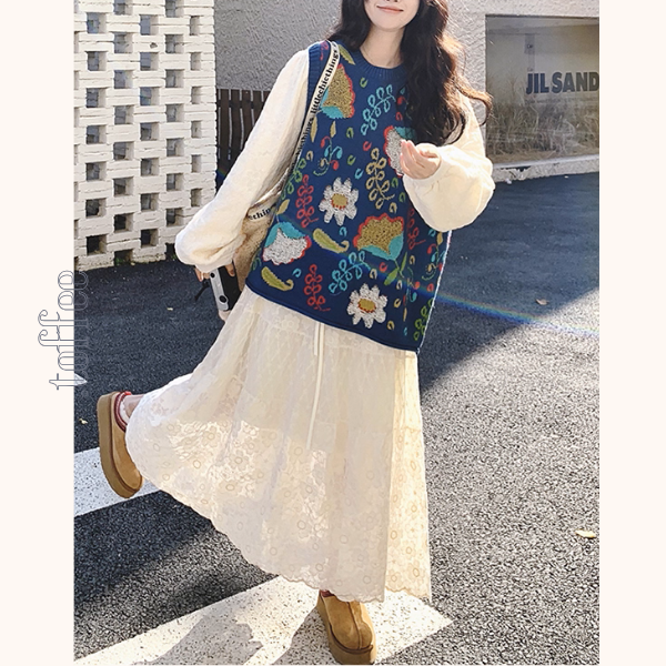 空と花の余白を縫うニットとワンピースのセットアップ《Z01152》