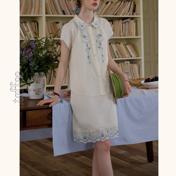 花柄刺繍が映えるレトロ可愛いセットアップ 《Z01117》