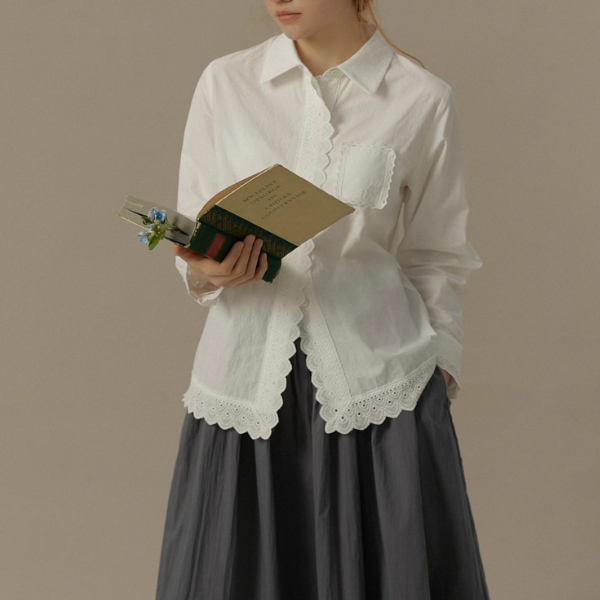 レース装飾ホワイトブラウス《Z00832》