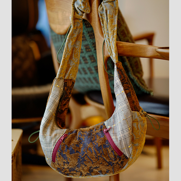 サイドチェックマルチカラーショルダーバッグ Z00489