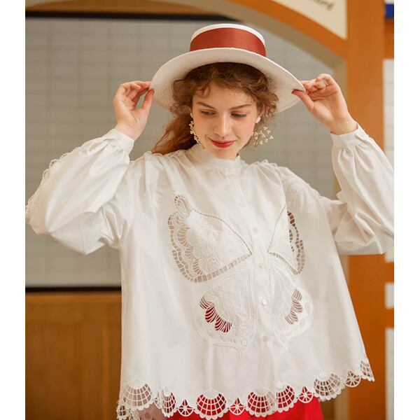 【2color】蝶々モチーフ刺繍デザインブラウス C0129