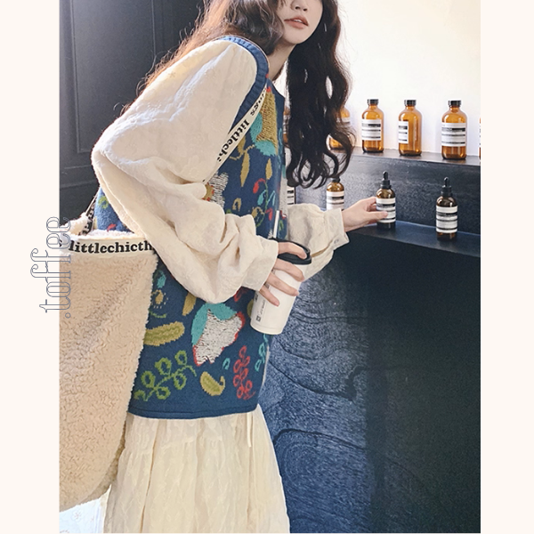 空と花の余白を縫うニットとワンピースのセットアップ《Z01152》