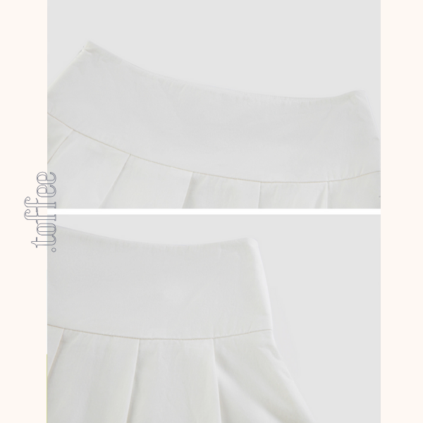 フリルネックとリボンのホワイトブラウス《Z01092》