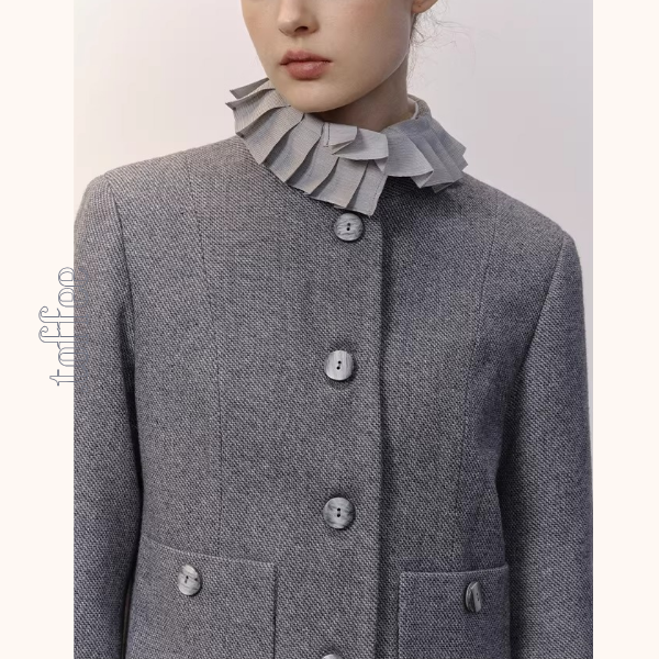 三重フリル袖×襞カラーのグレージャケット《Z01271》