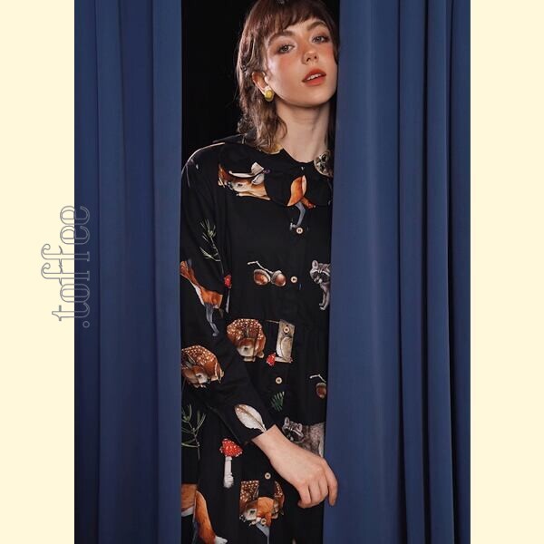 レトロエレガンス:クラシックアートのブラックシャツワンピース 《C0209》