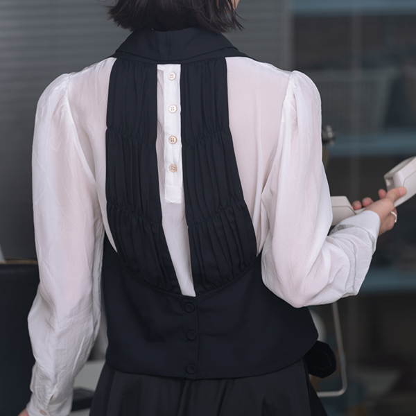 Vネックバックフリルデザインベスト Z00552