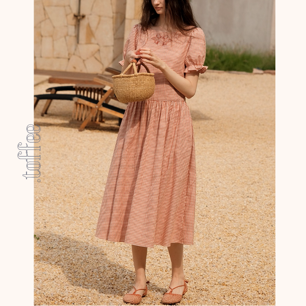 リボン刺繍のギンガムチェックワンピース《Z01054》
