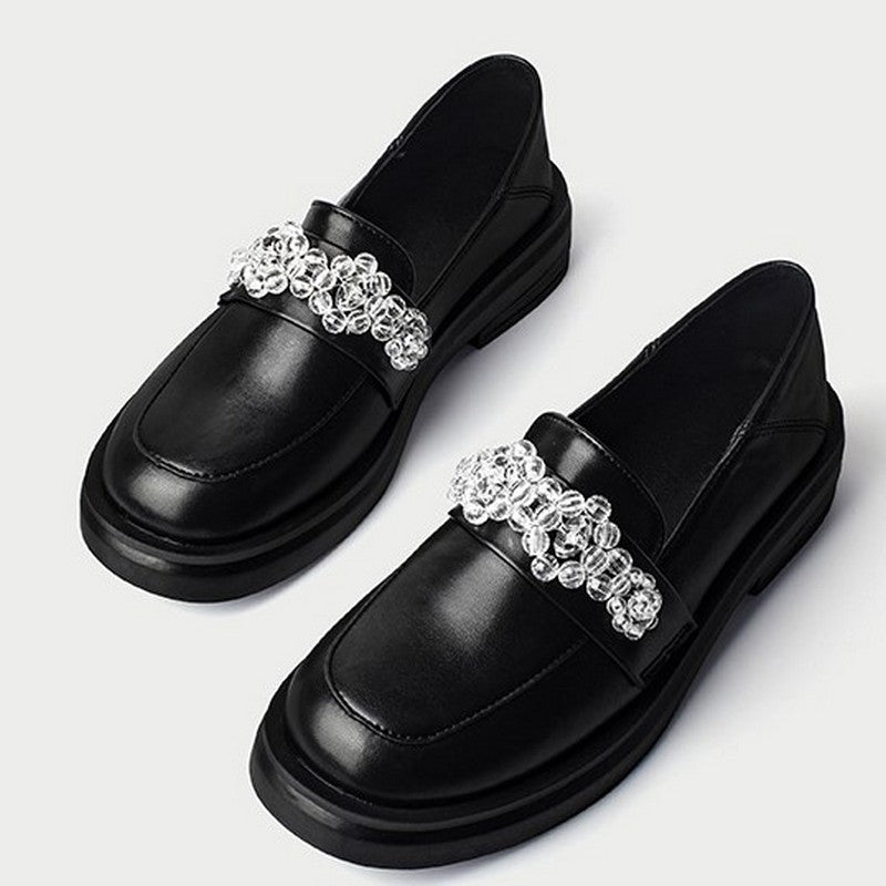 ビジューが光るブリテッシュローファー