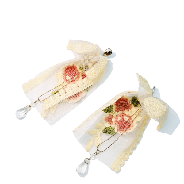 レース&フラワー刺繍のリボンピアス《Z01035》