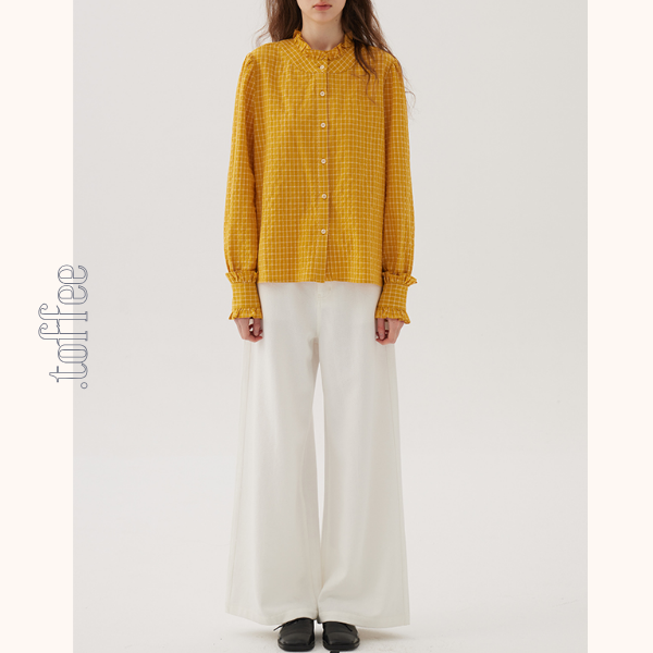 フリルネックチェック柄スリムシャツ《Z00848》