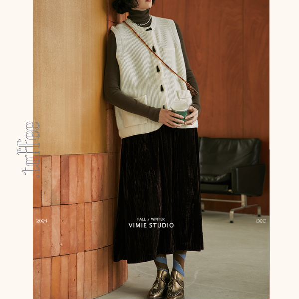 グロッシーダークベスト&ロングスカートセットアップ 《Z00807》