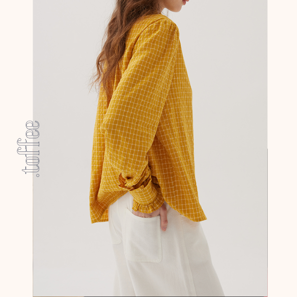 フリルネックチェック柄スリムシャツ《Z00848》