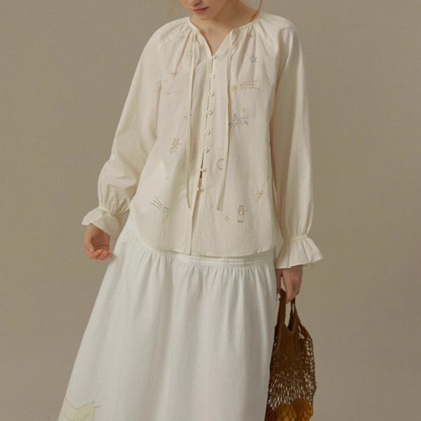 ポニーと星のロマンティック刺繍入りホワイトブラウス《Z00829》