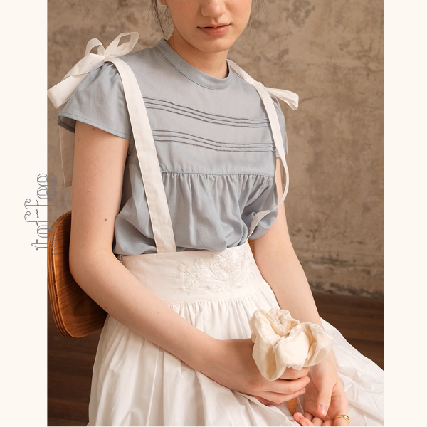 花刺繍ホワイトサスペンダースカート《Z01053》