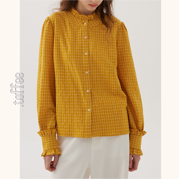 フリルネックチェック柄スリムシャツ《Z00848》