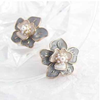 レトロフラワーモチーフピアス