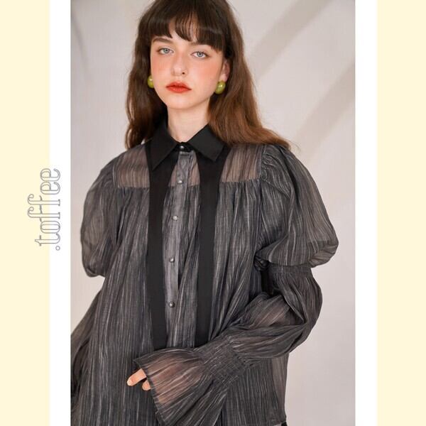 アートと植物のロマンティックな組み合わせ ロマンティックブラウス  C0159