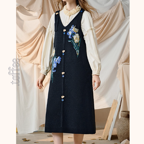 アイリスが咲くアート刺繍ワンピース《Z01129》