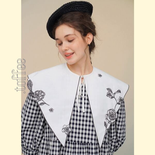 繊細バラ刺繍のつけ襟:あなただけの魔法のアクセサリー 《C0212》