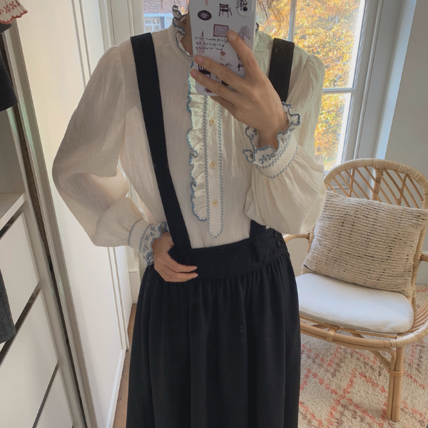 【2color】午後の針音と記憶の刺繍ブラウス《Z01158》