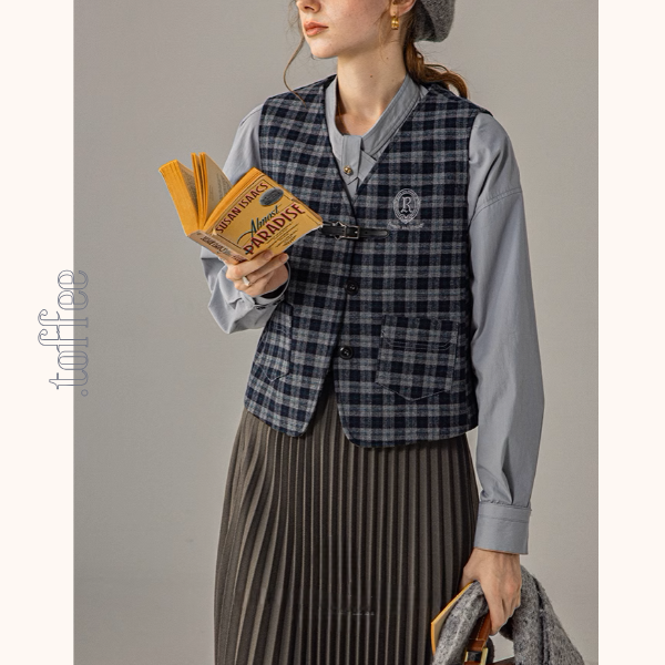 【2color】ベルトディテールチェック柄ベスト&ロングプリーツスカートセットアップ《Z00856》