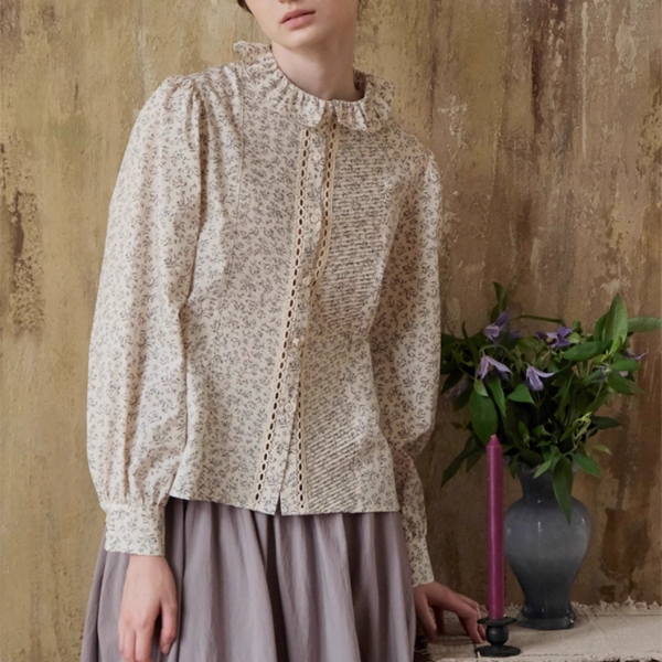 小花柄とフリル襟のクラシカルブラウス《Z01085》