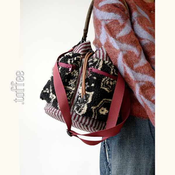 ドローストリング付きボアショルダーバッグ Z00606