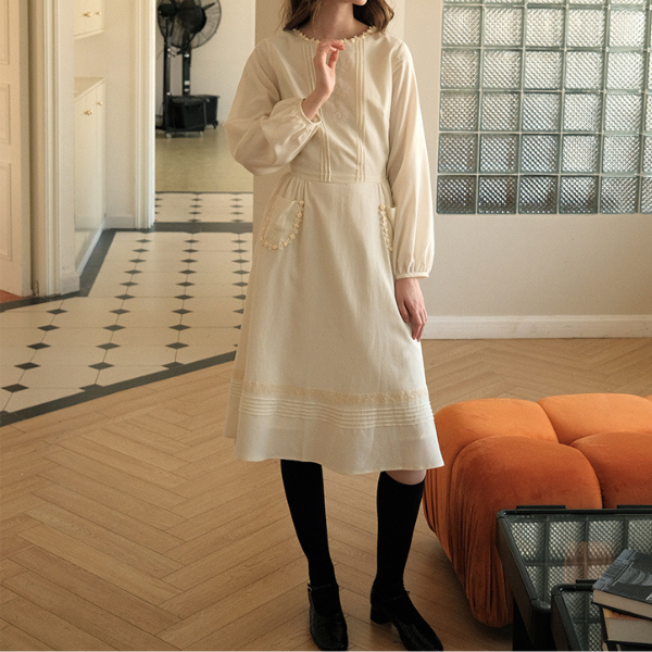 【2color】北欧風フラワー刺繍入りミモレ丈ワンピース  Z00010