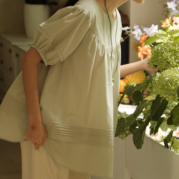 パフスリーブプリーツブラウス《Z01091》