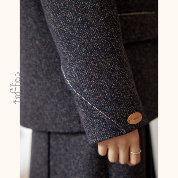 ミドル丈ジャケット&プリーツスカートのウールセットアップ Z00559