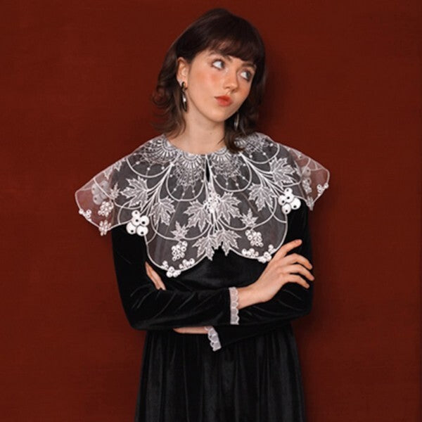 ブラックベルベットの調べ:フェアリーレースのクラシカルワンピース 《C0195》