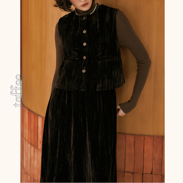 グロッシーダークベスト&ロングスカートセットアップ 《Z00807》