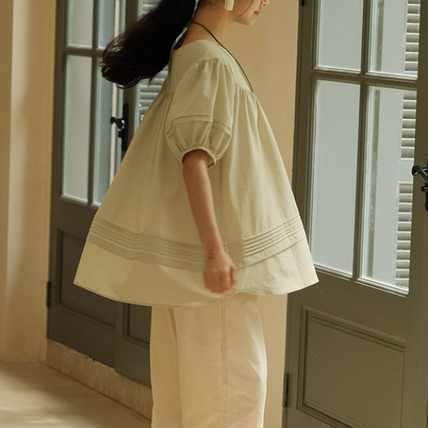 パフスリーブプリーツブラウス《Z01091》