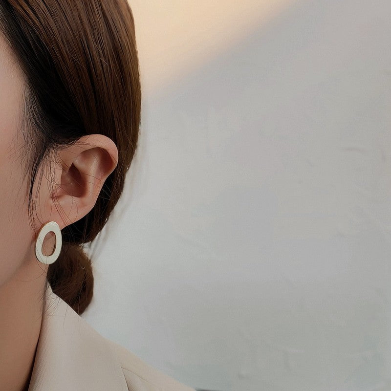 手書きのような輪っかと円のピアス  ac0004