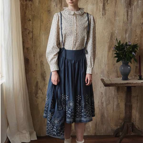 小花柄とフリル襟のクラシカルブラウス《Z01085》