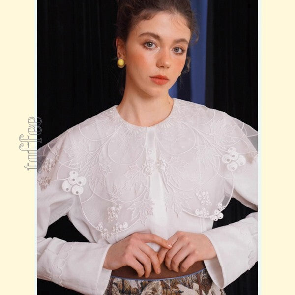 フェアリーレースを纏う:聖なるクラシックブラウス 《C0194》