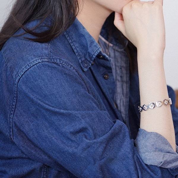 ミニフラワーデザインスリムバングル AU-146