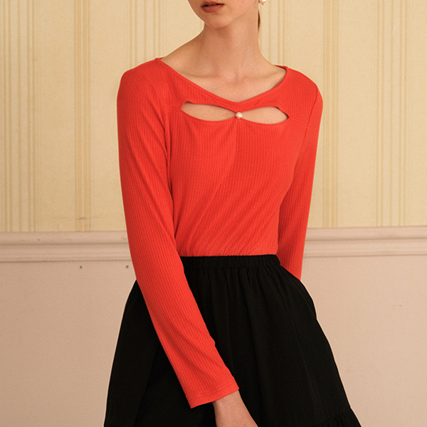 【2color】カットアウトクルーネックスリムトップス 《Z00748》